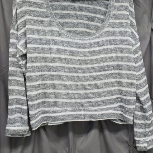 Women's large sweater - Picture 3 of 6